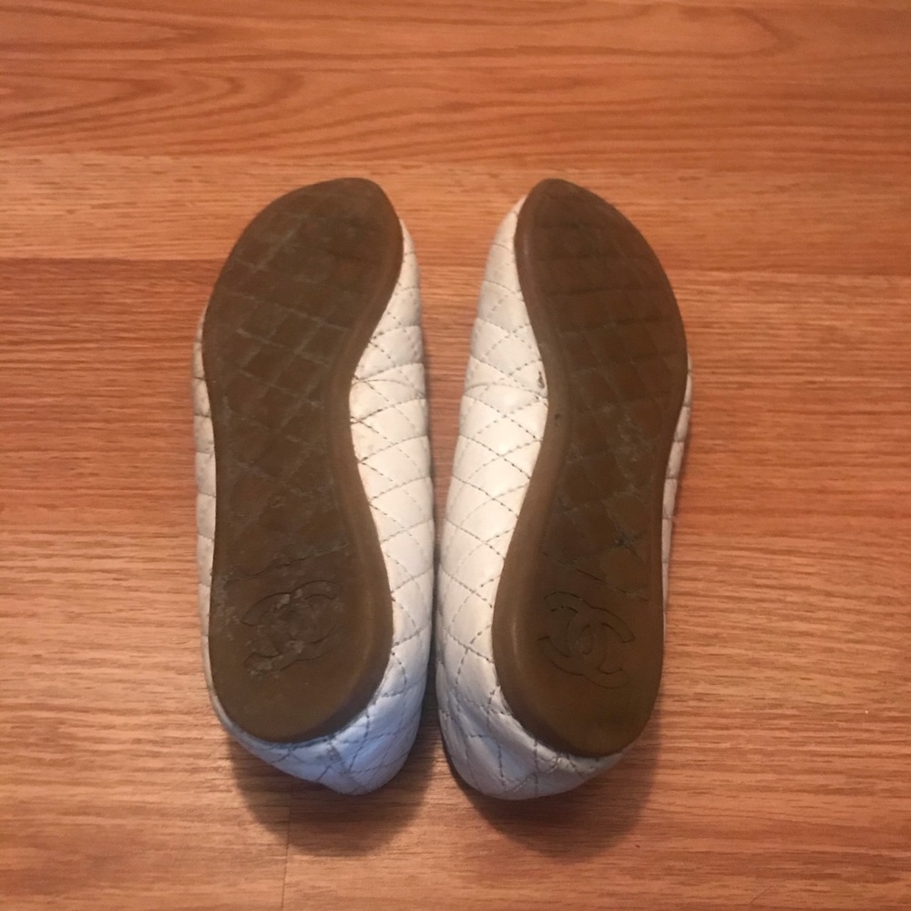 SALE!!!Large Logo women shoes. - Picture 3 of 3